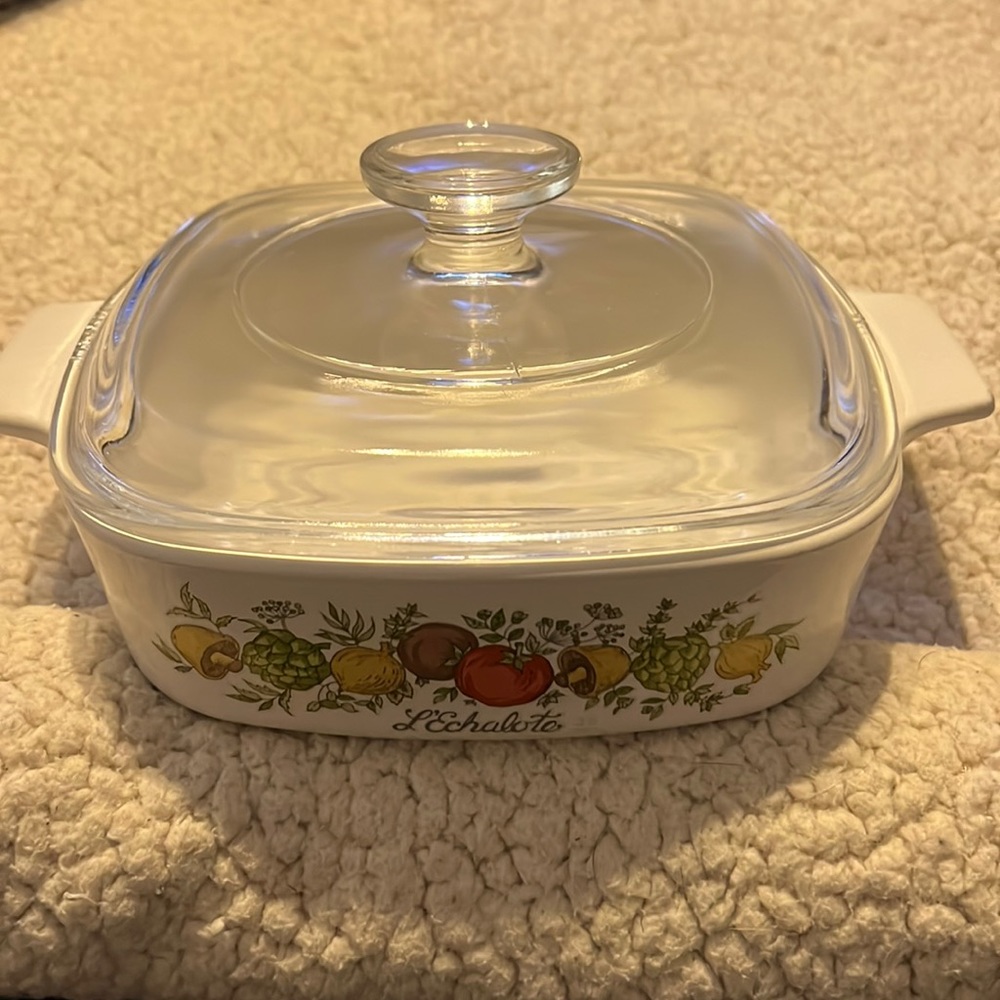 Vintage Corning Ware “Spice of Life” 1 Quart with lid.